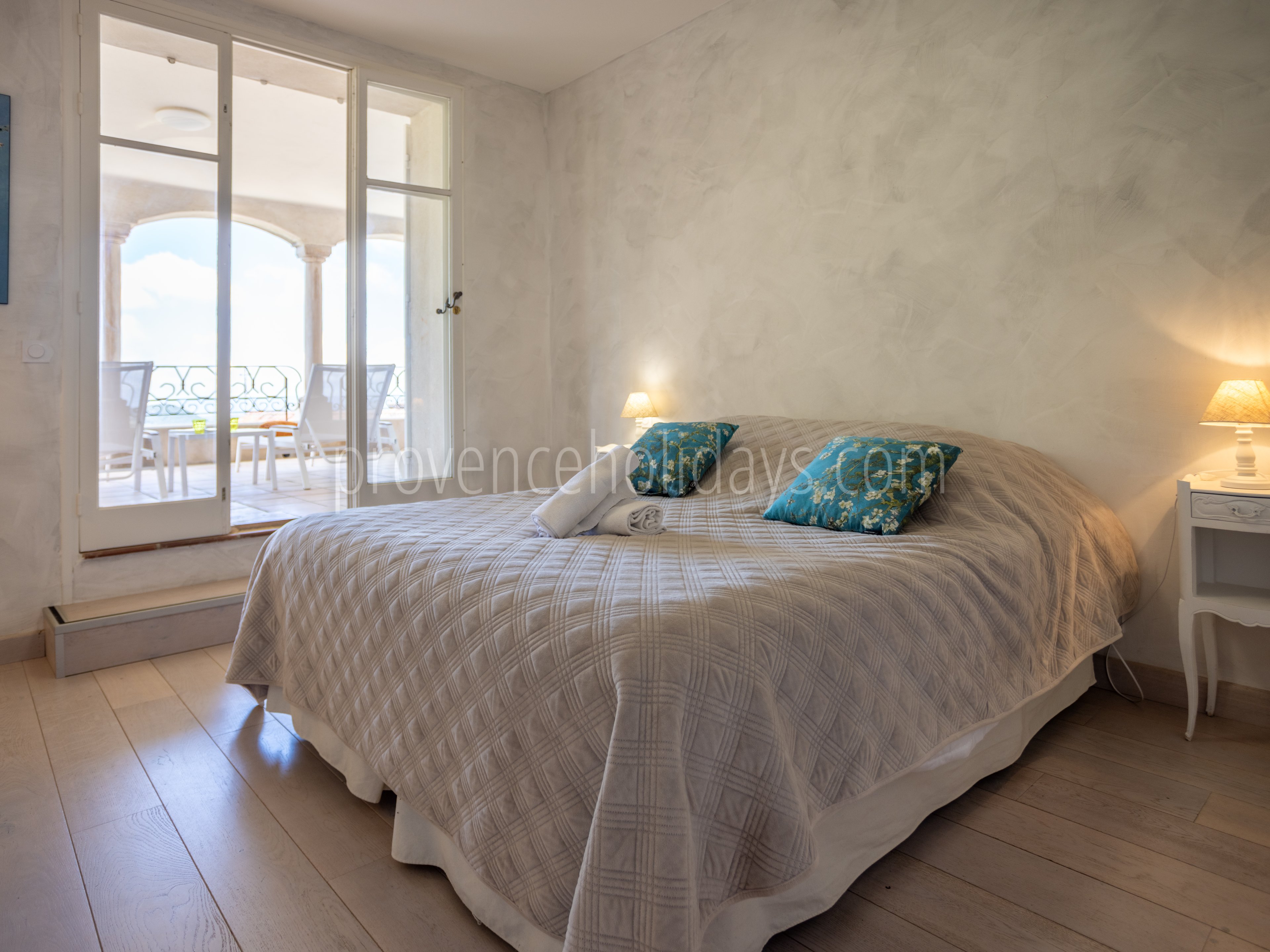 17 - Château des Lumières: Villa: Bedroom