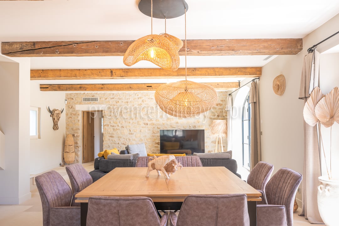 11 - Mas Lucie: Villa: Interior