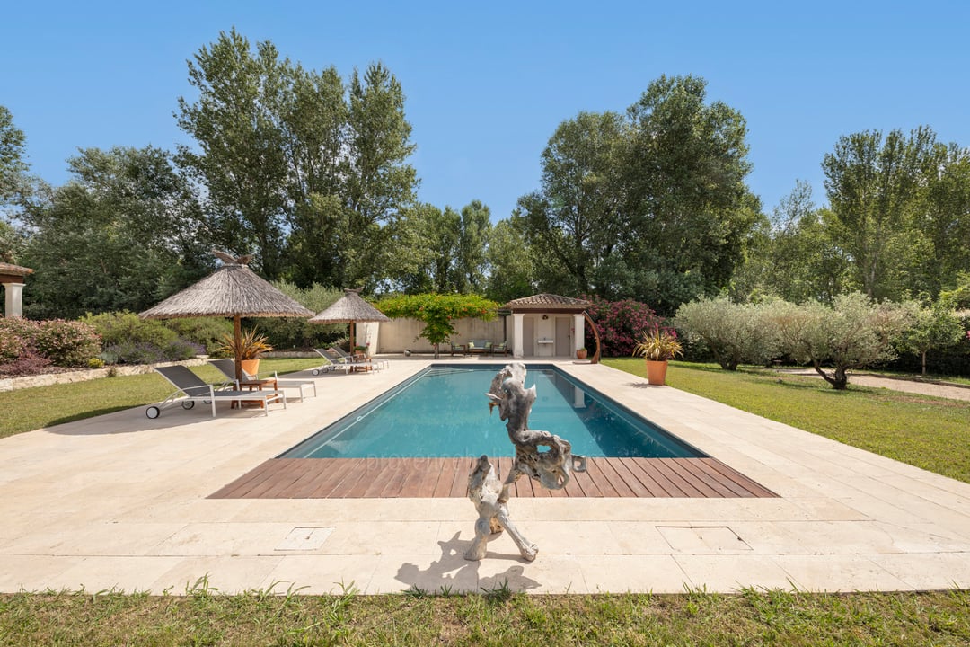Villa with views of the Alpilles in Saint-Rémy-de-Provence. - Swimming Pool