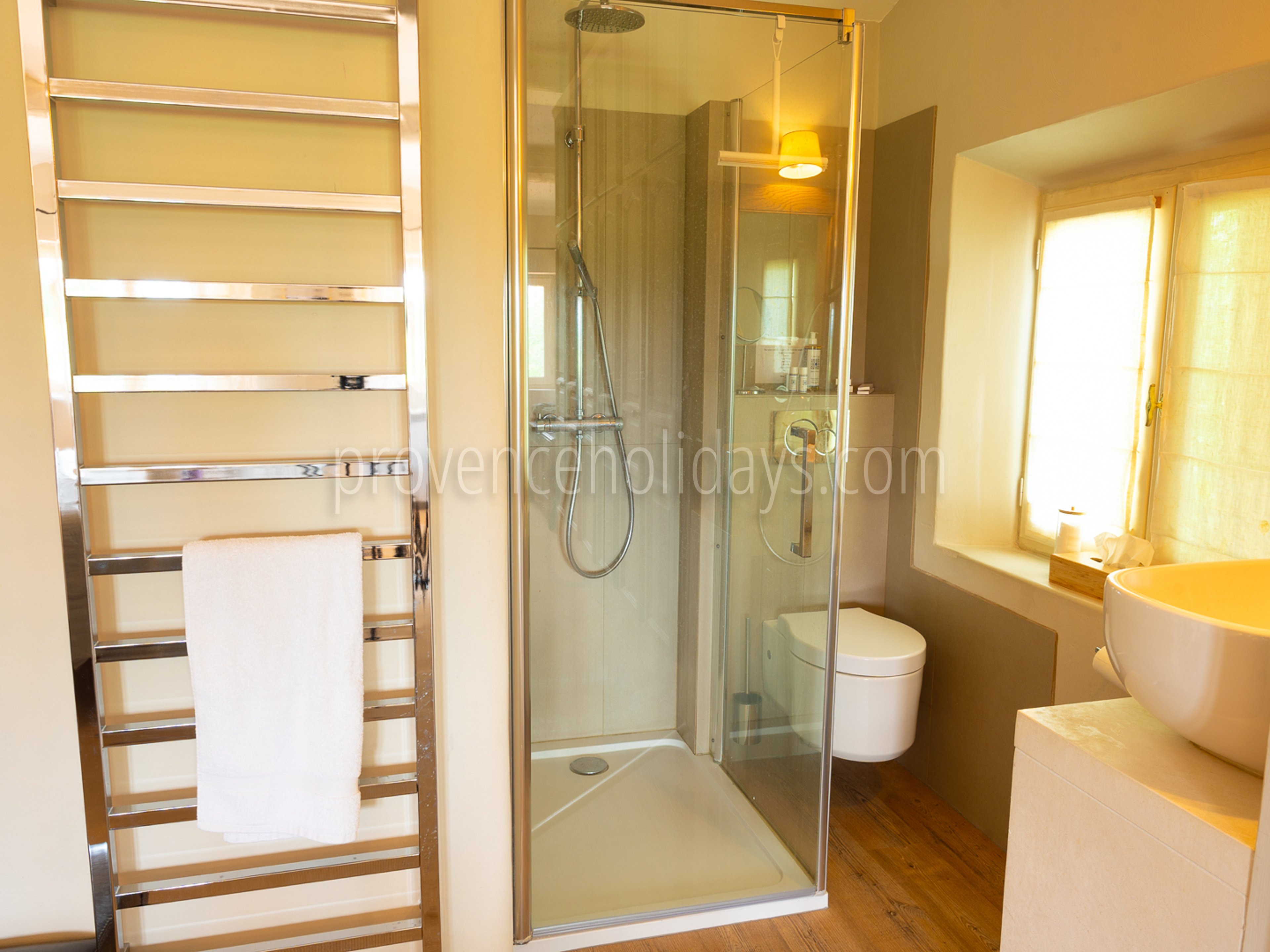 32 - Le Mas de Joucas: Villa: Bathroom