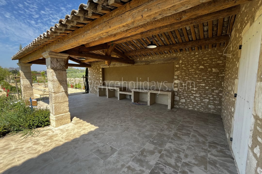 9 - Provençal mas in Eygalières: Villa: Exterior