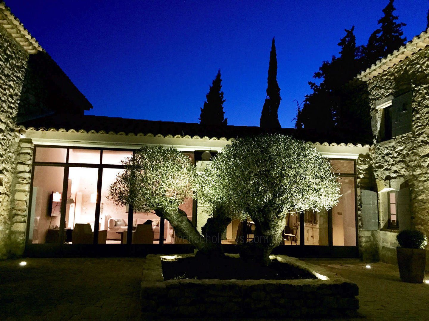 15 - Les Oliviers: Villa: Exterior