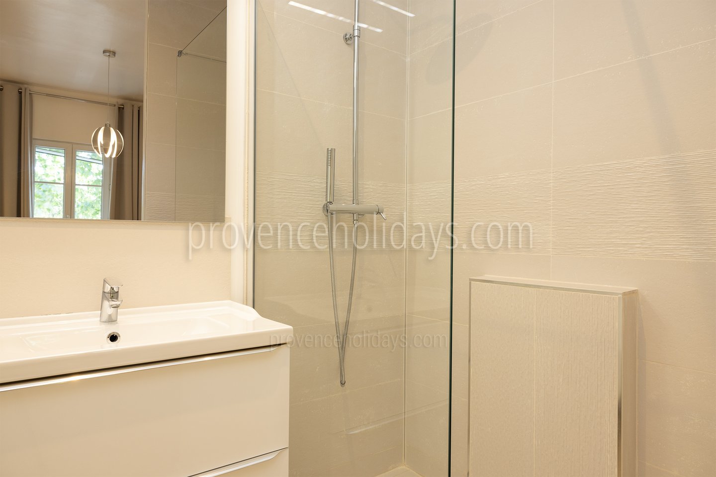 50 - La Bastide Lavande: Villa: Bathroom