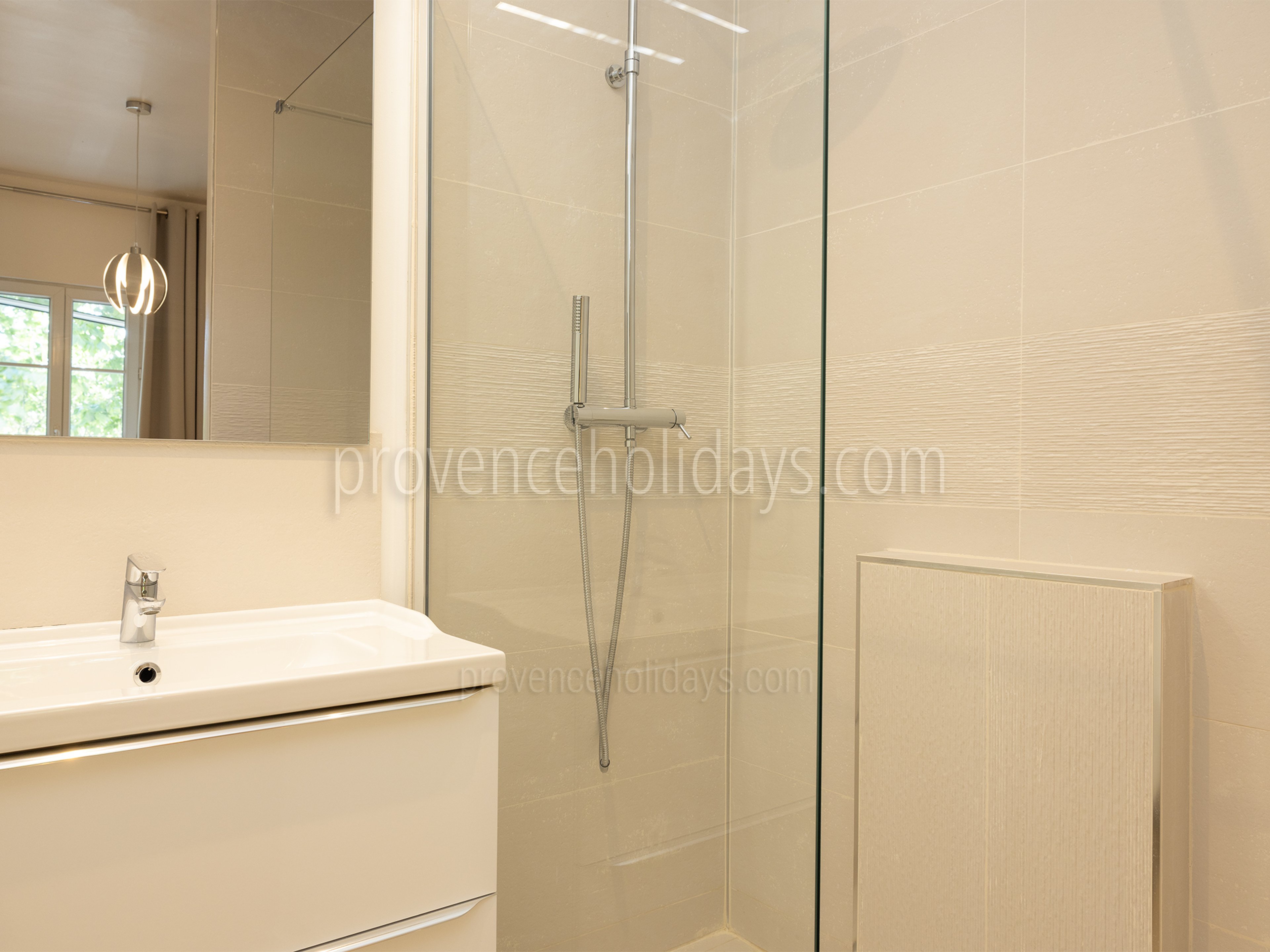 50 - La Bastide Lavande: Villa: Bathroom