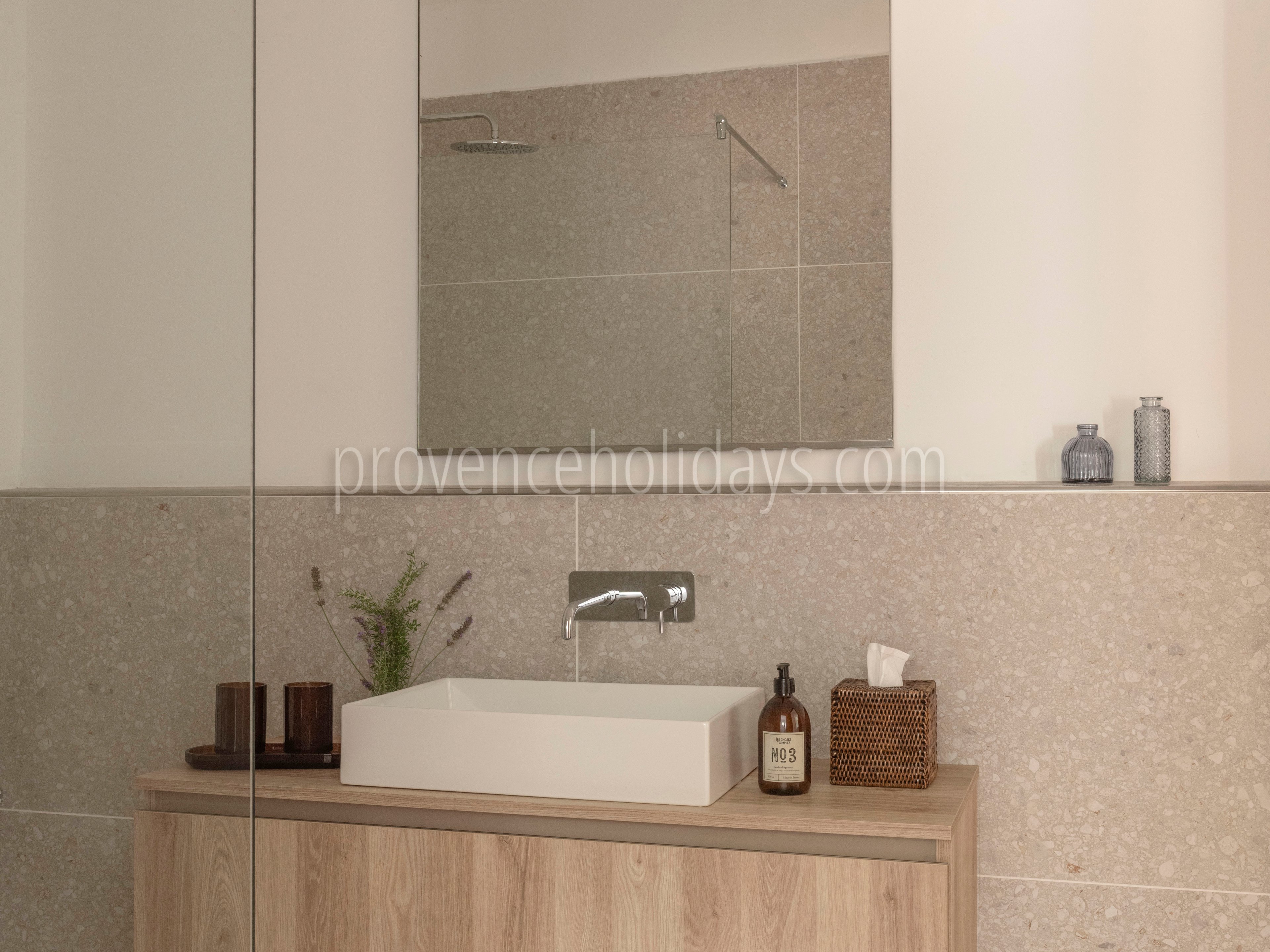 142 - Mas du Carlet: Villa: Bathroom 1