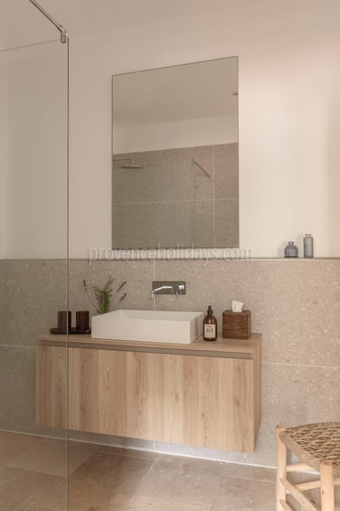 142 - Mas du Carlet: Villa: Bathroom 1