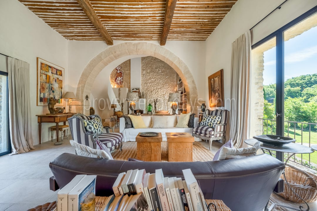 24 - La Chapelle Saint-Pons: Villa: Interior