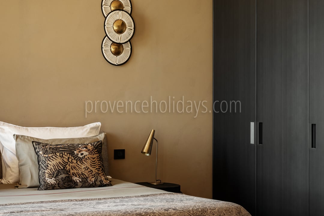 8 - Villa Paradis: Villa: Bedroom