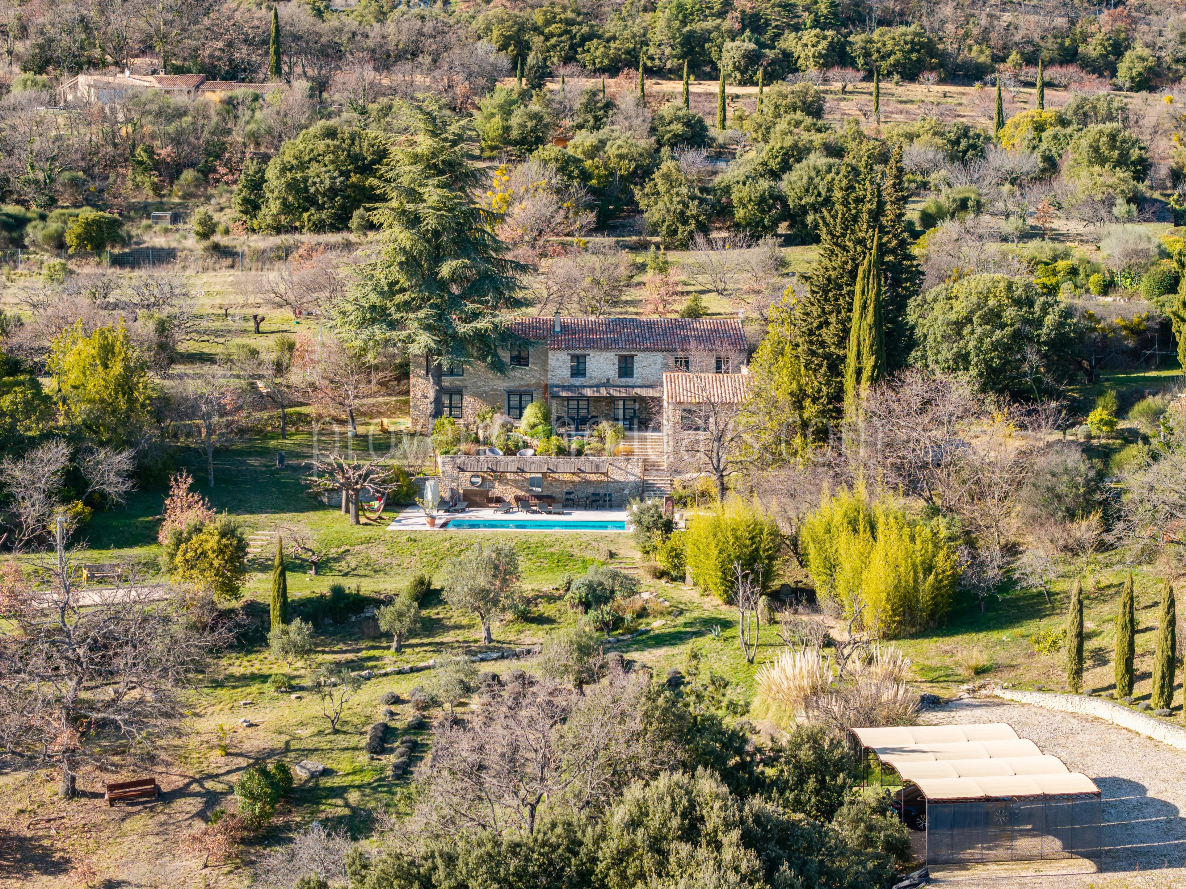 1 - Renovated Property in Gordes: Villa: Exterior