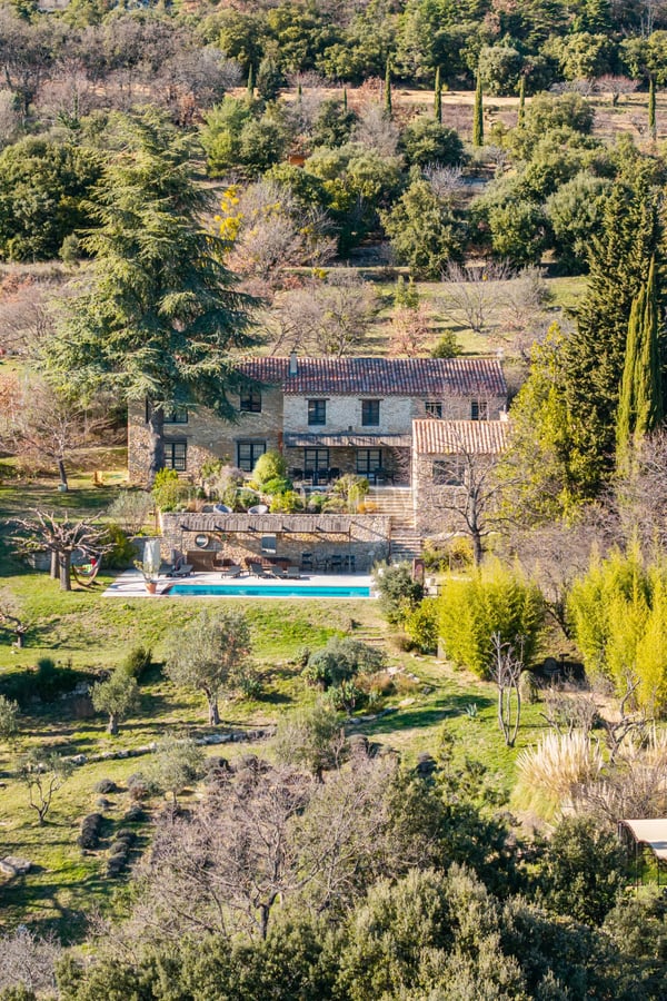 1 - Renovated Property in Gordes: Villa: Exterior