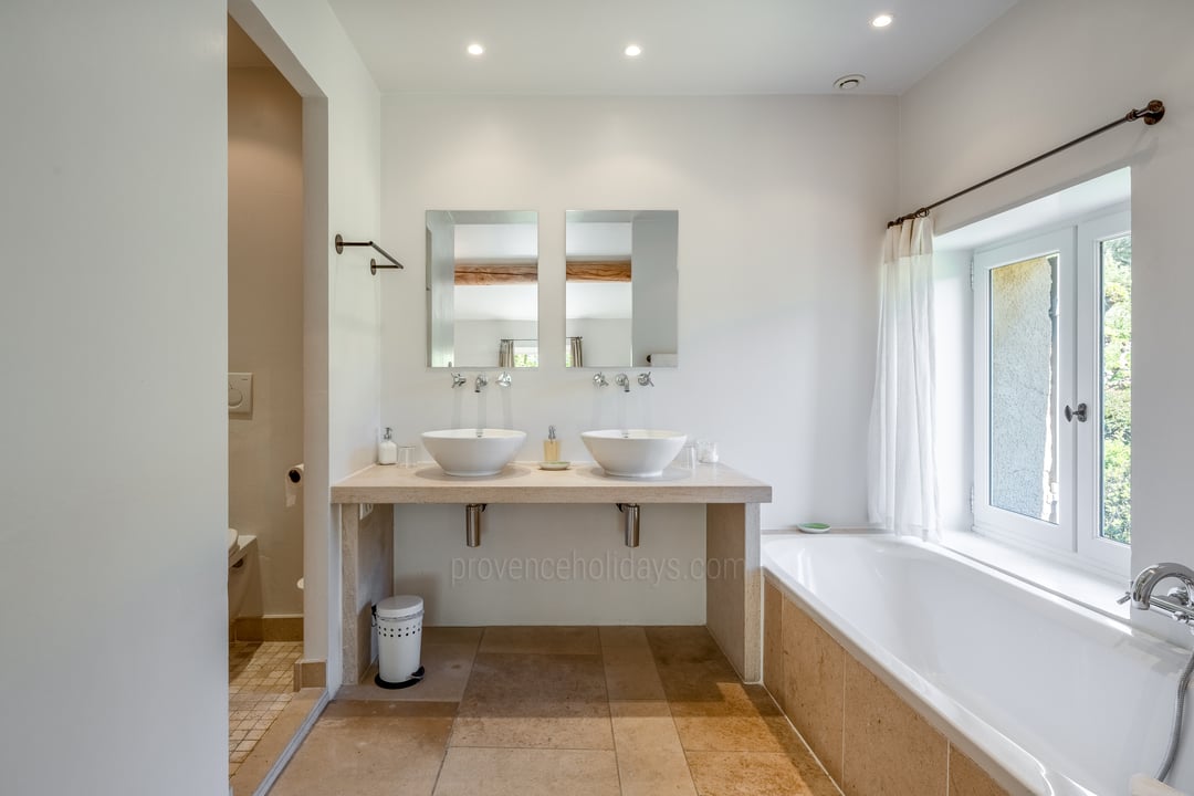 41 - Le Mas des Vignes: Villa: Bathroom