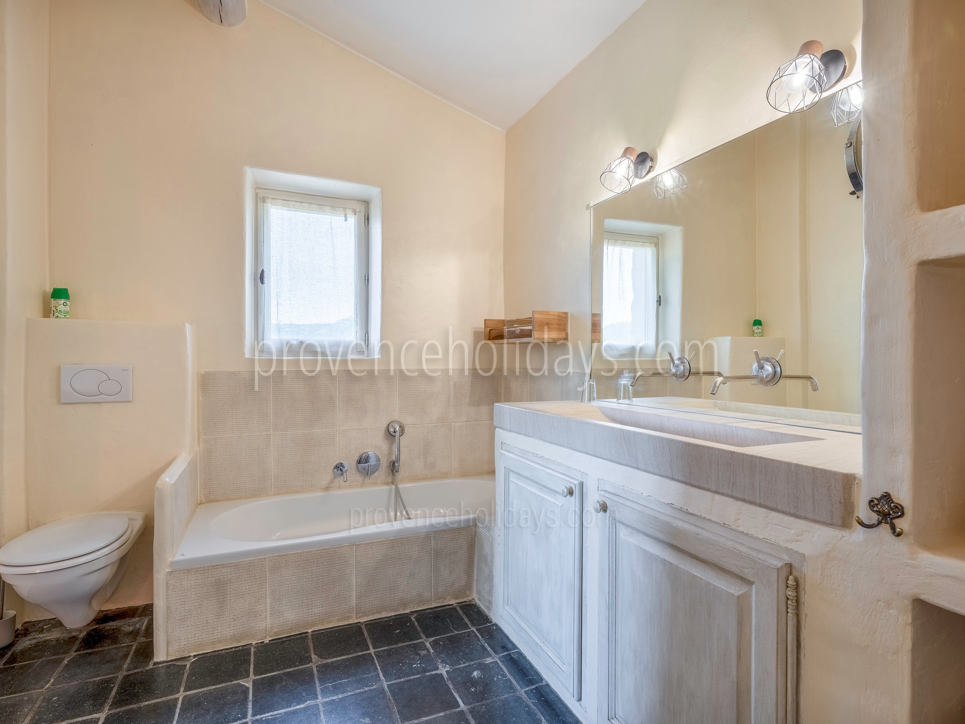 16 - Maison Capoune: Villa: Bathroom