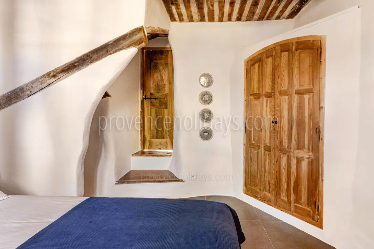 26 - Les Vues du Luberon: Villa: Bedroom