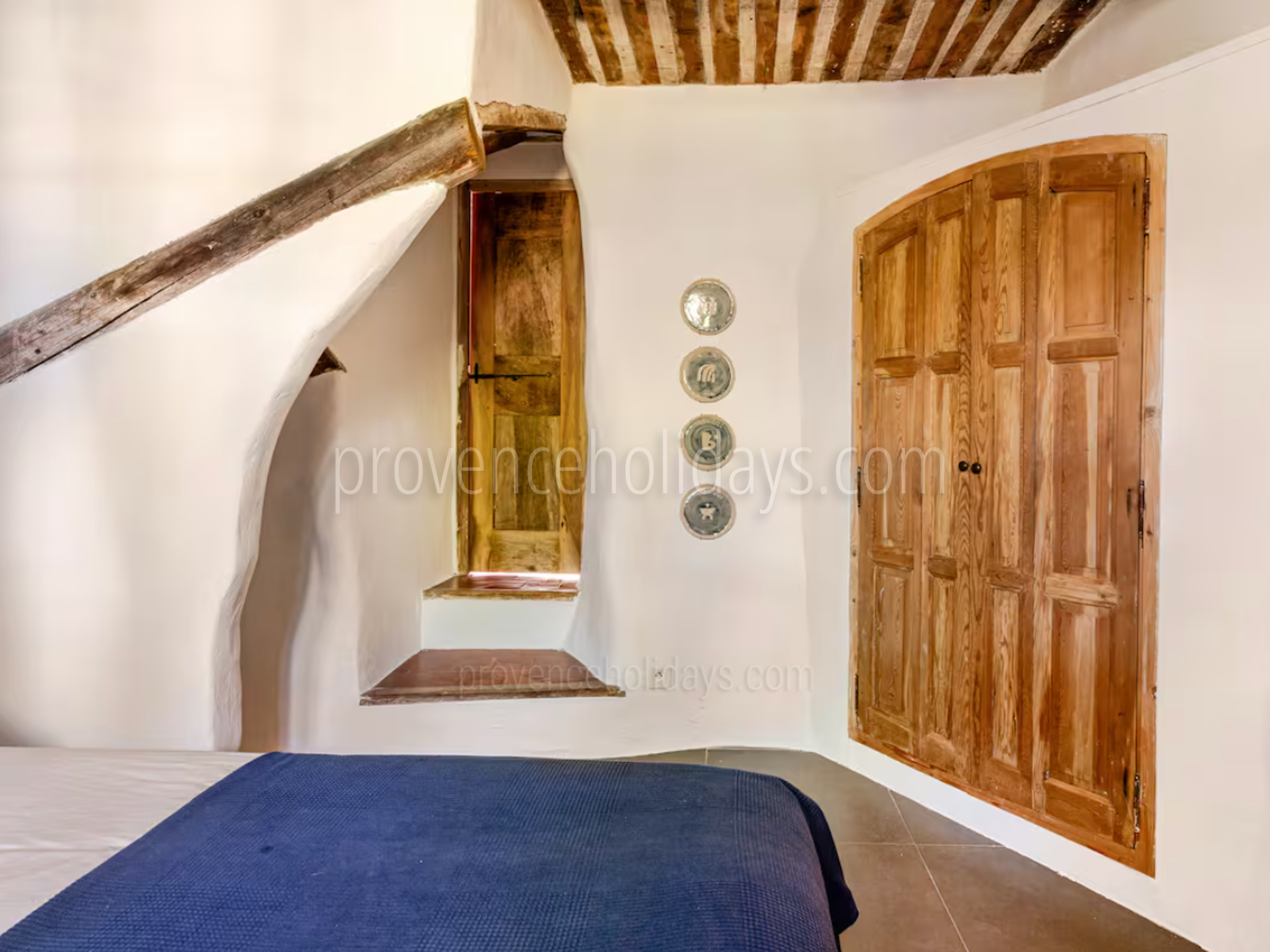 26 - Les Vues du Luberon: Villa: Bedroom