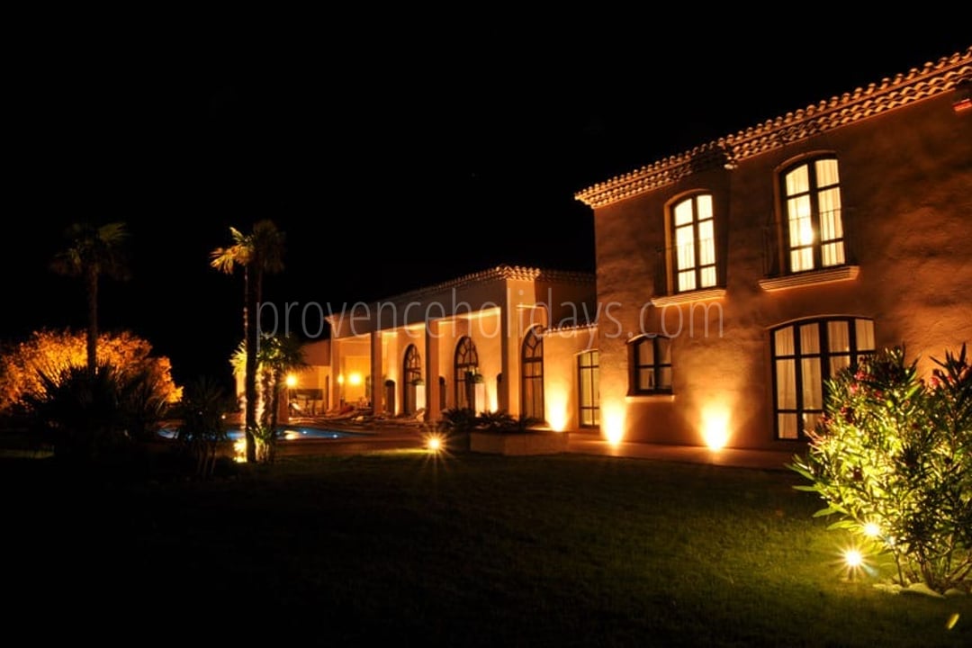 20 - Villa Elina: Villa: Exterior