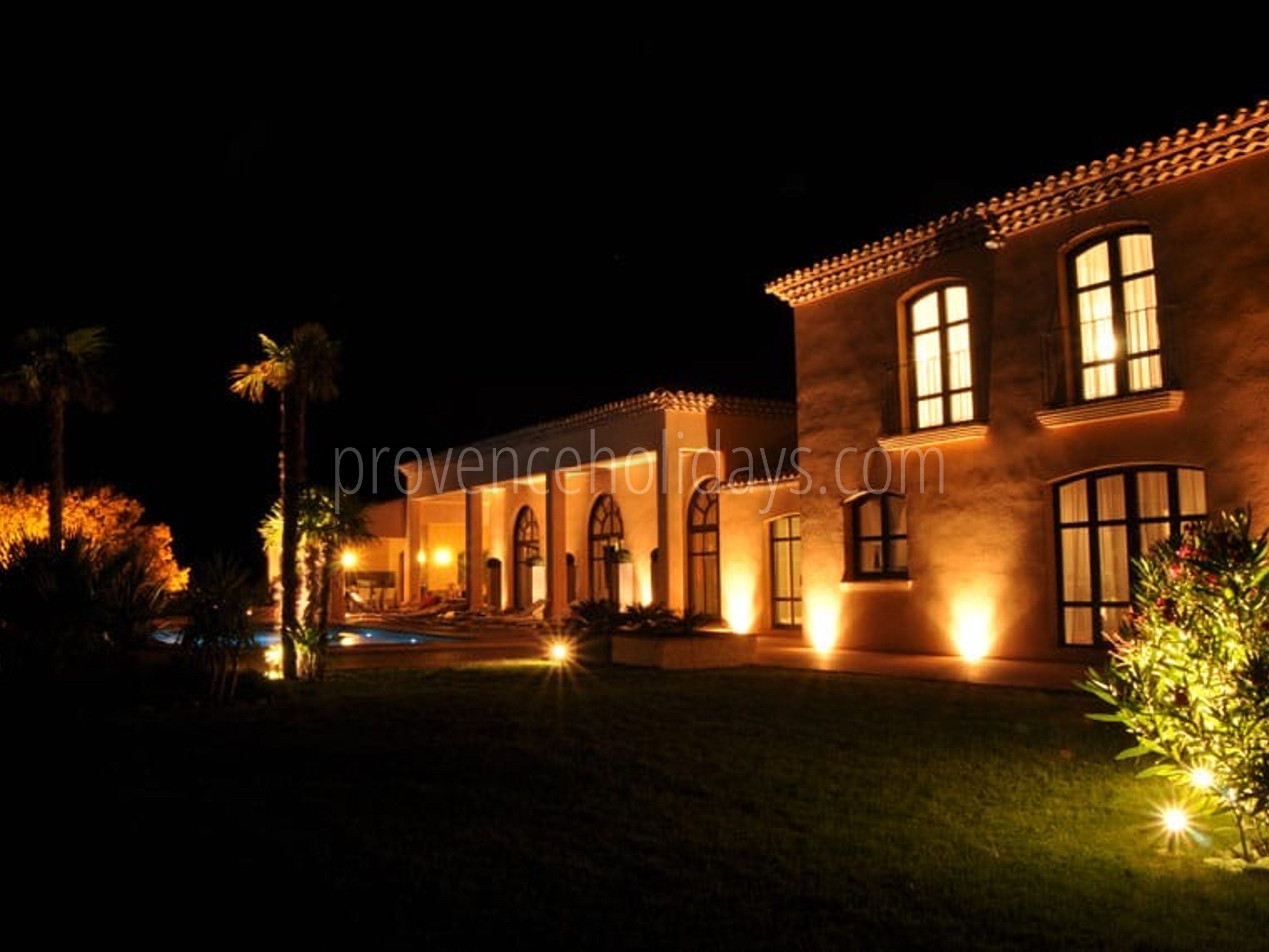 20 - Villa Elina: Villa: Exterior
