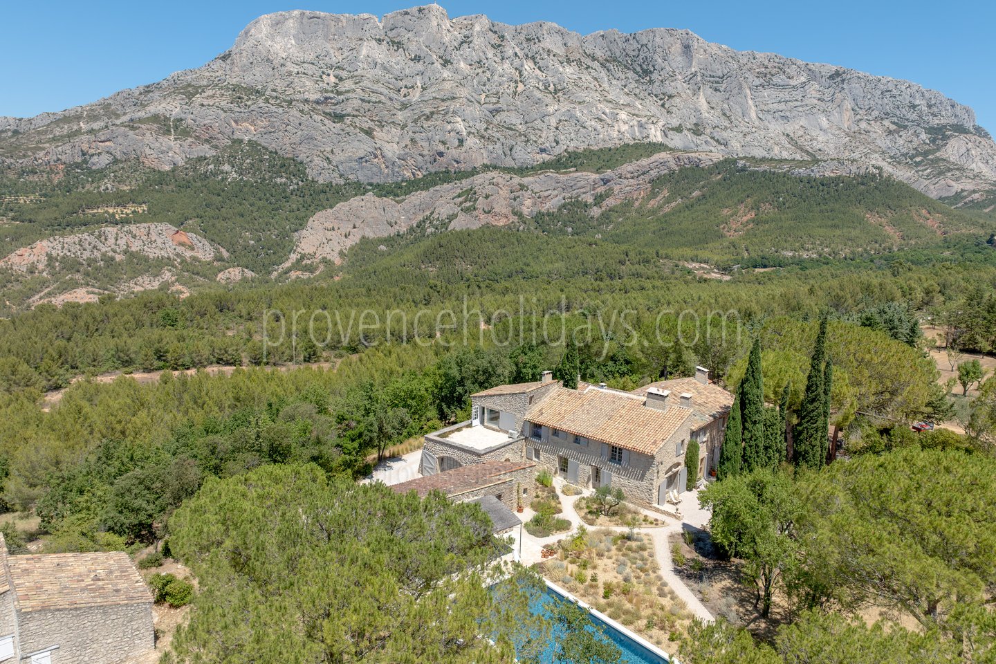 25 - Domaine de la Grande Victoire: Villa: Exterior