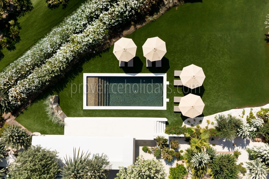 8 - Villa Coco: Villa: Pool