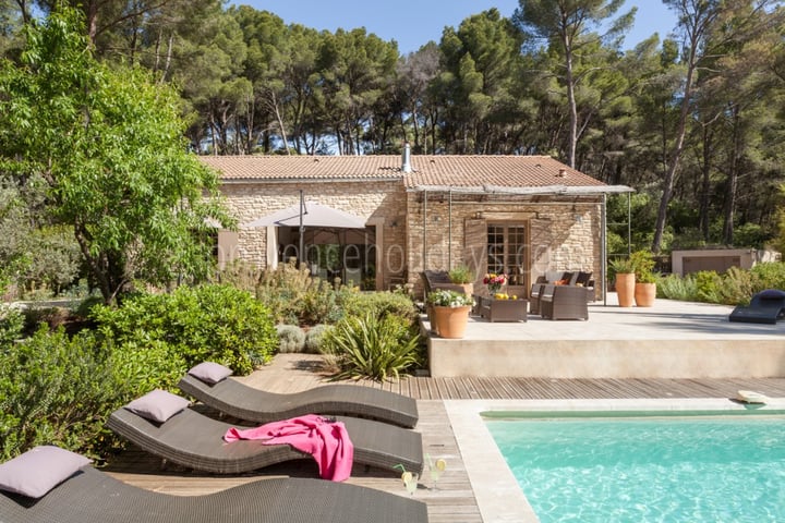 Luxury Holiday House with Heated Pool and Air Conditioning