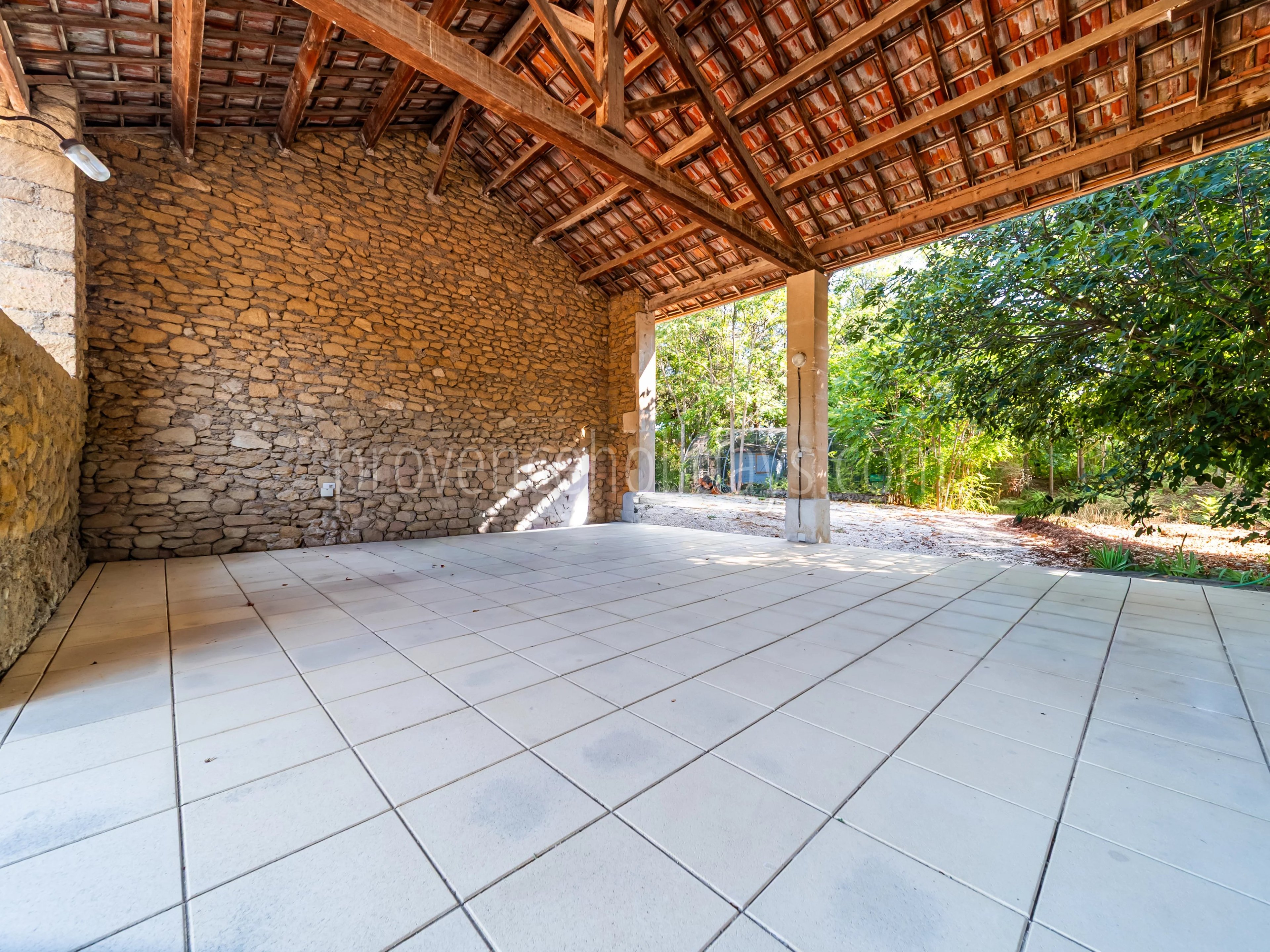5 - Character estate in Cucuron: Villa: Interior