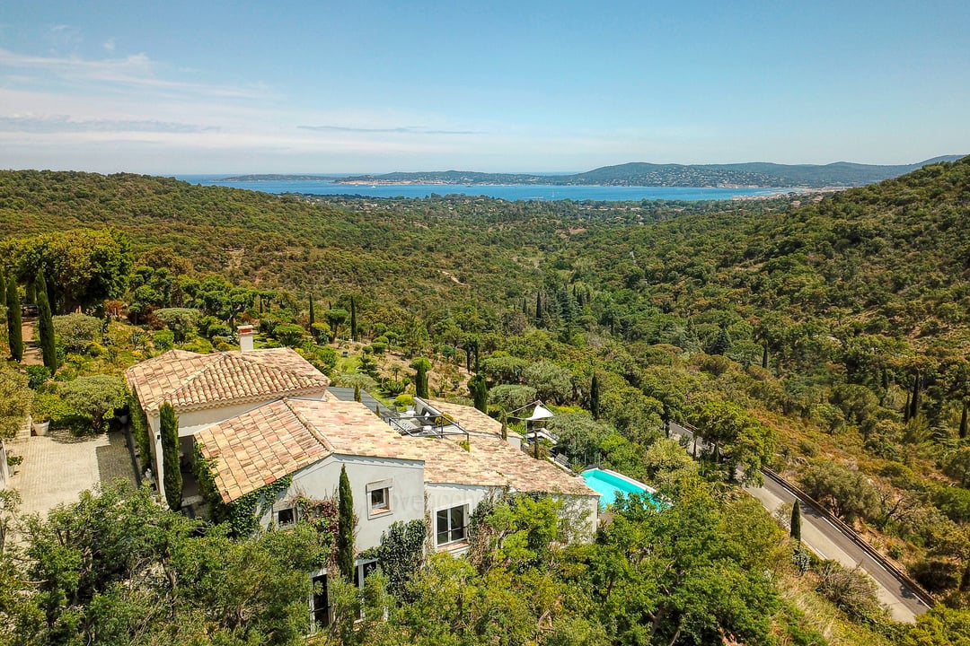 9 - Mistral Serene: Villa: Exterior