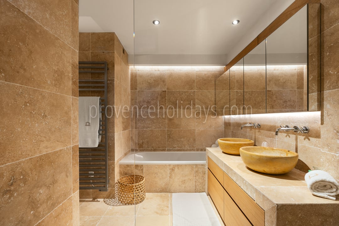 9 - Domaine Three Lakes: Villa: Bathroom
