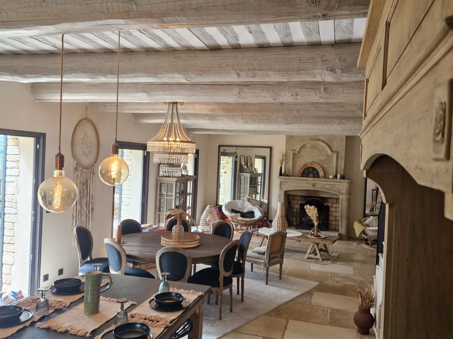 7 - La Roque sur Pernes: Villa: Interior - Living Room - Main House