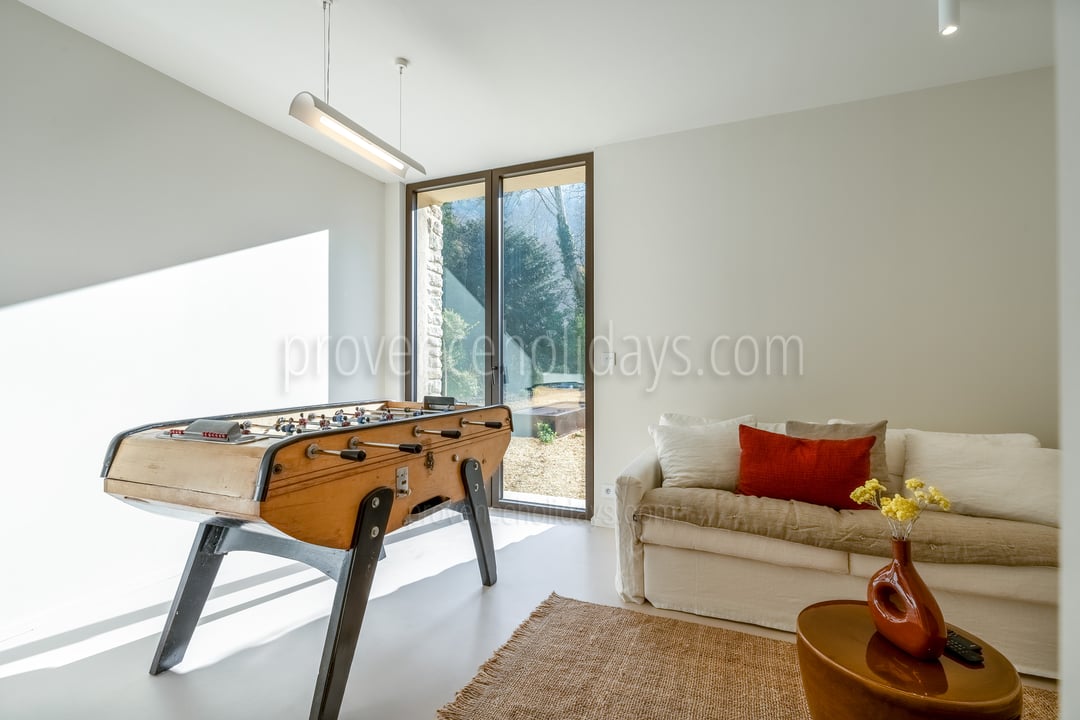 40 - Domaine de la Sorgue: Villa: Interior