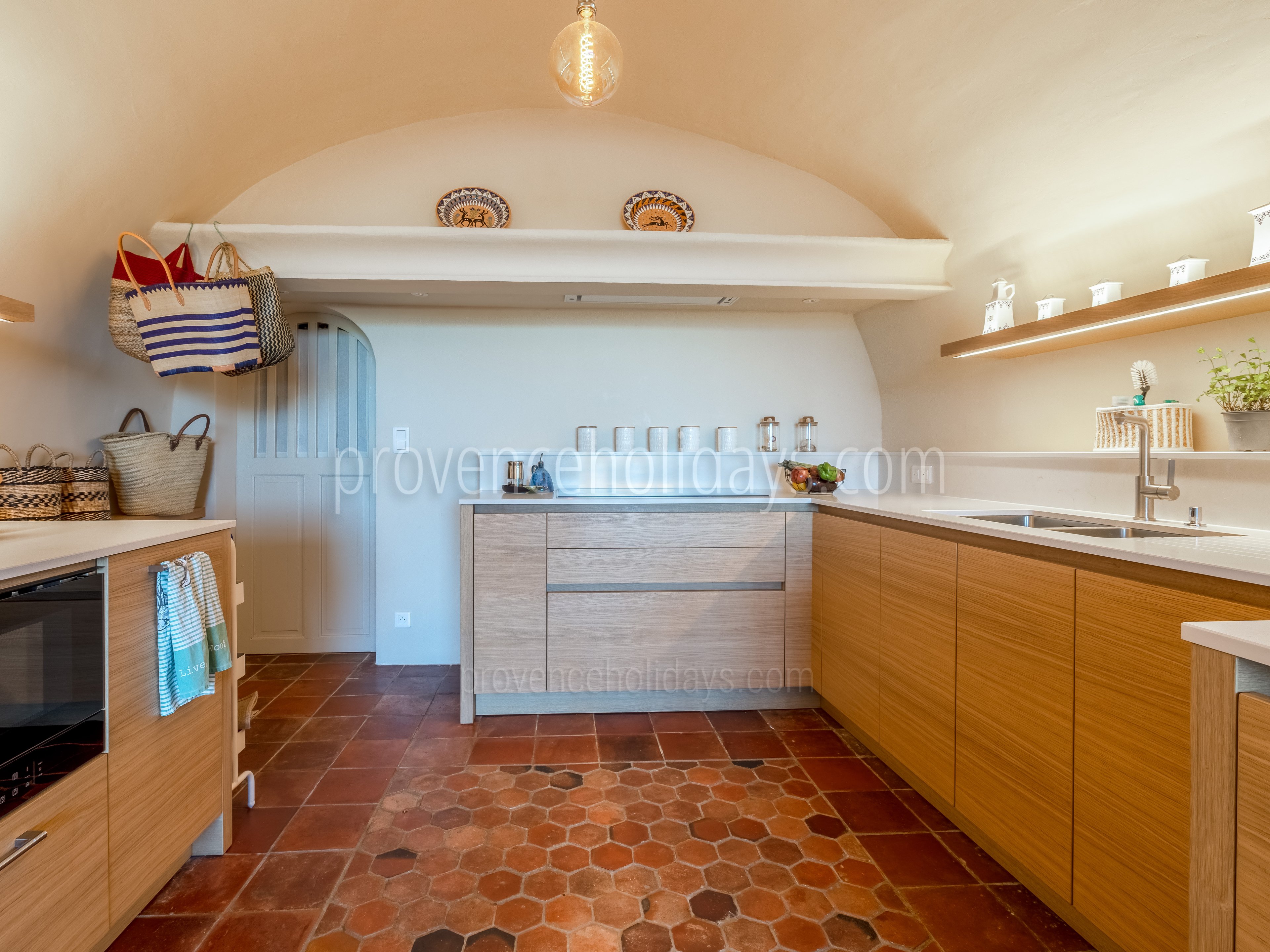 32 - Bastide des Magnans: Villa: Interior