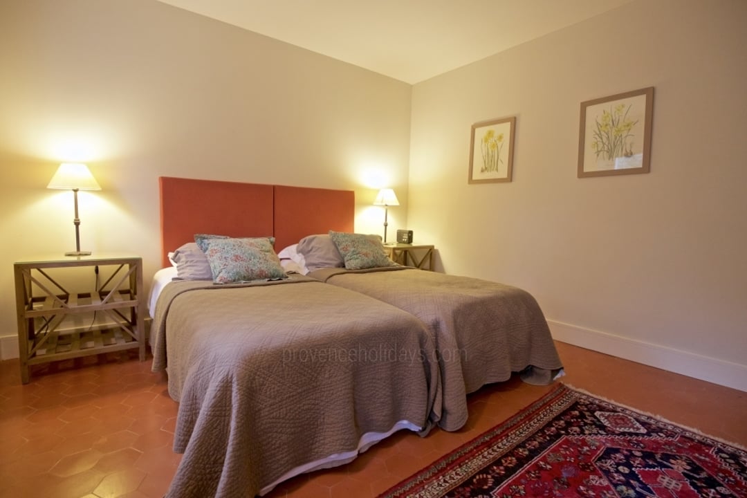 29 - Mas Tranquil: Villa: Bedroom