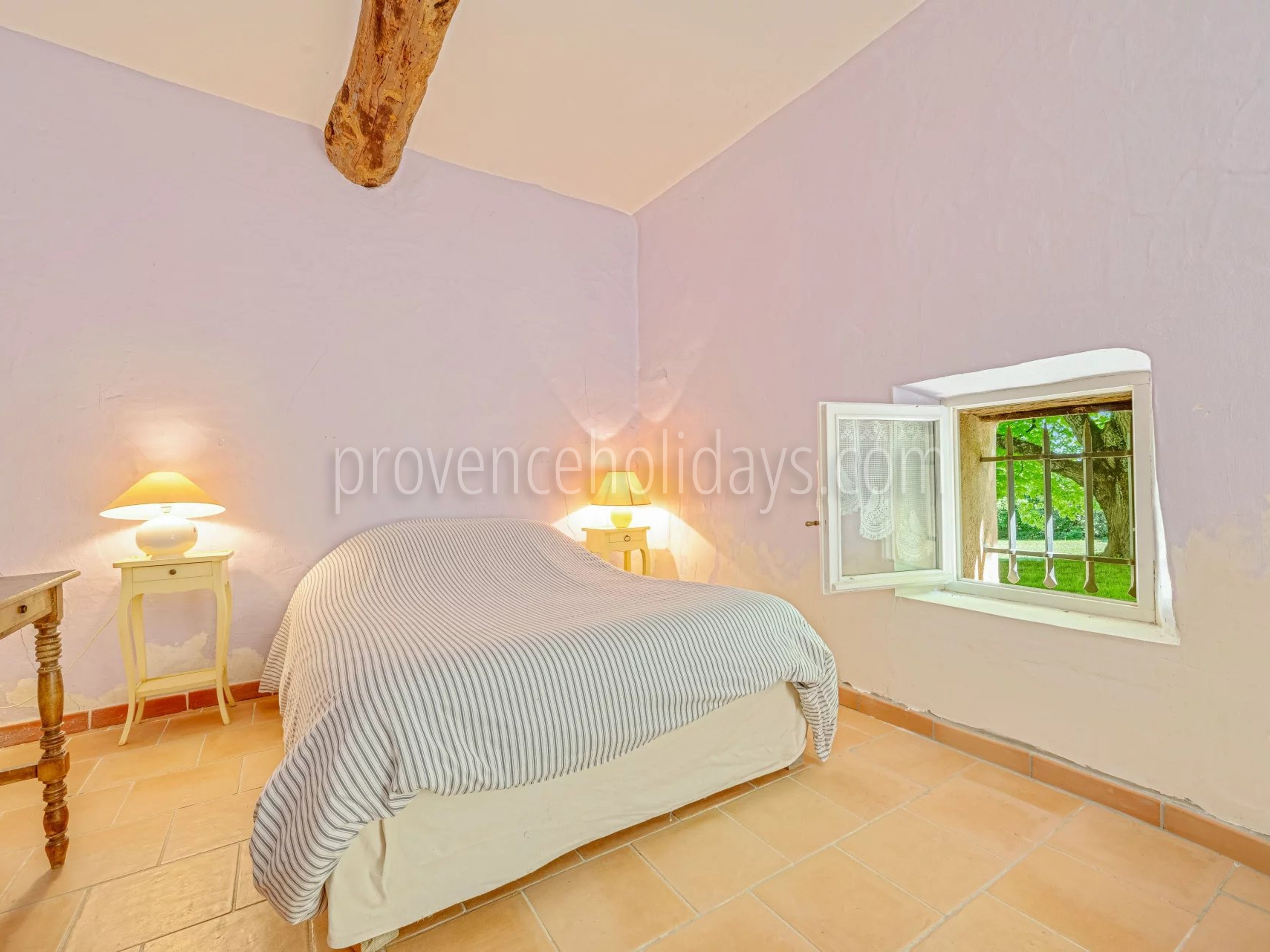 12 - Provençal mas in Ansouis: Villa: Bedroom