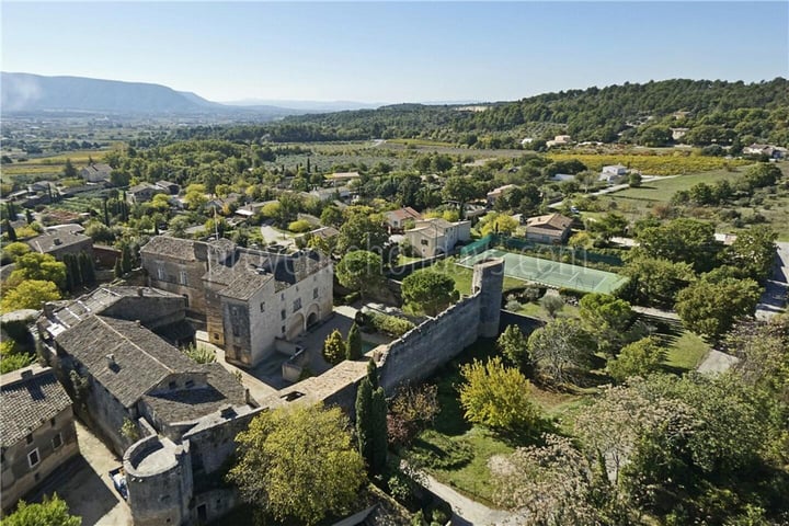 Villa with pool in Gordes