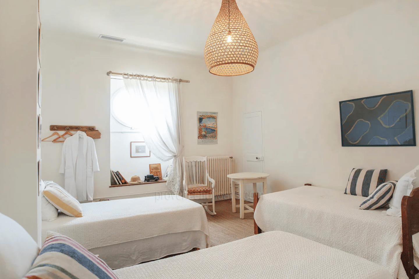 19 - Château de Nîmes: Villa: Bedroom