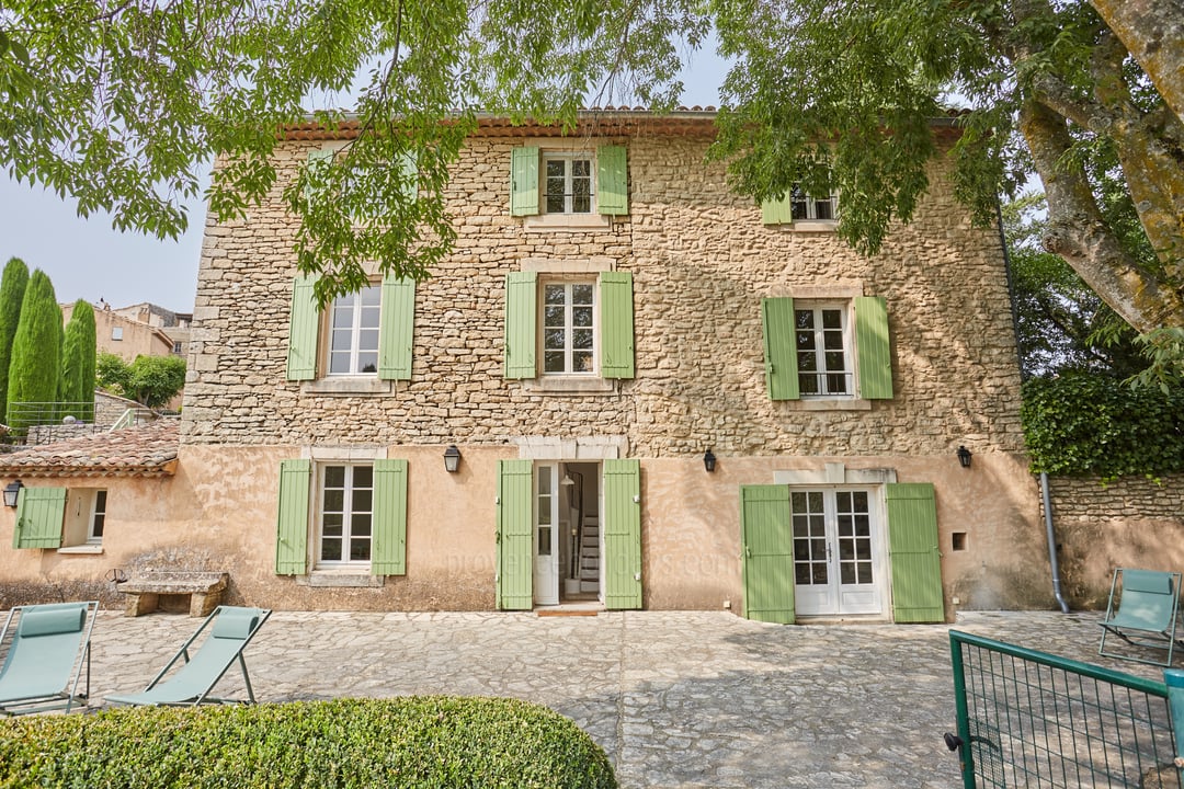 Propriété de charme au cœur d'un village du Luberon