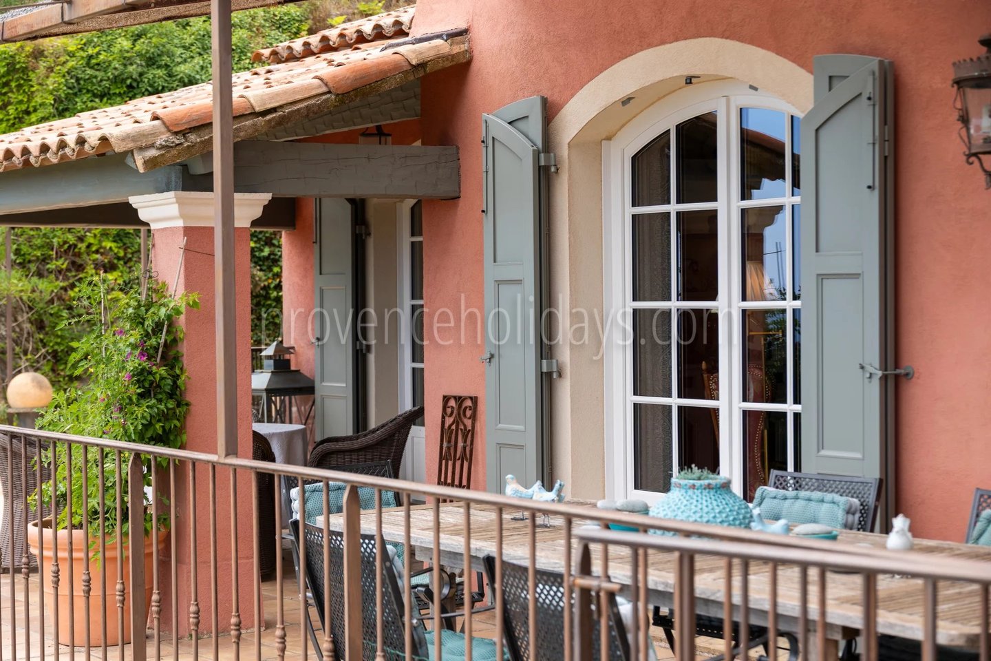 77 - Villa with sauna in La Garde-Freinet: Villa: Exterior