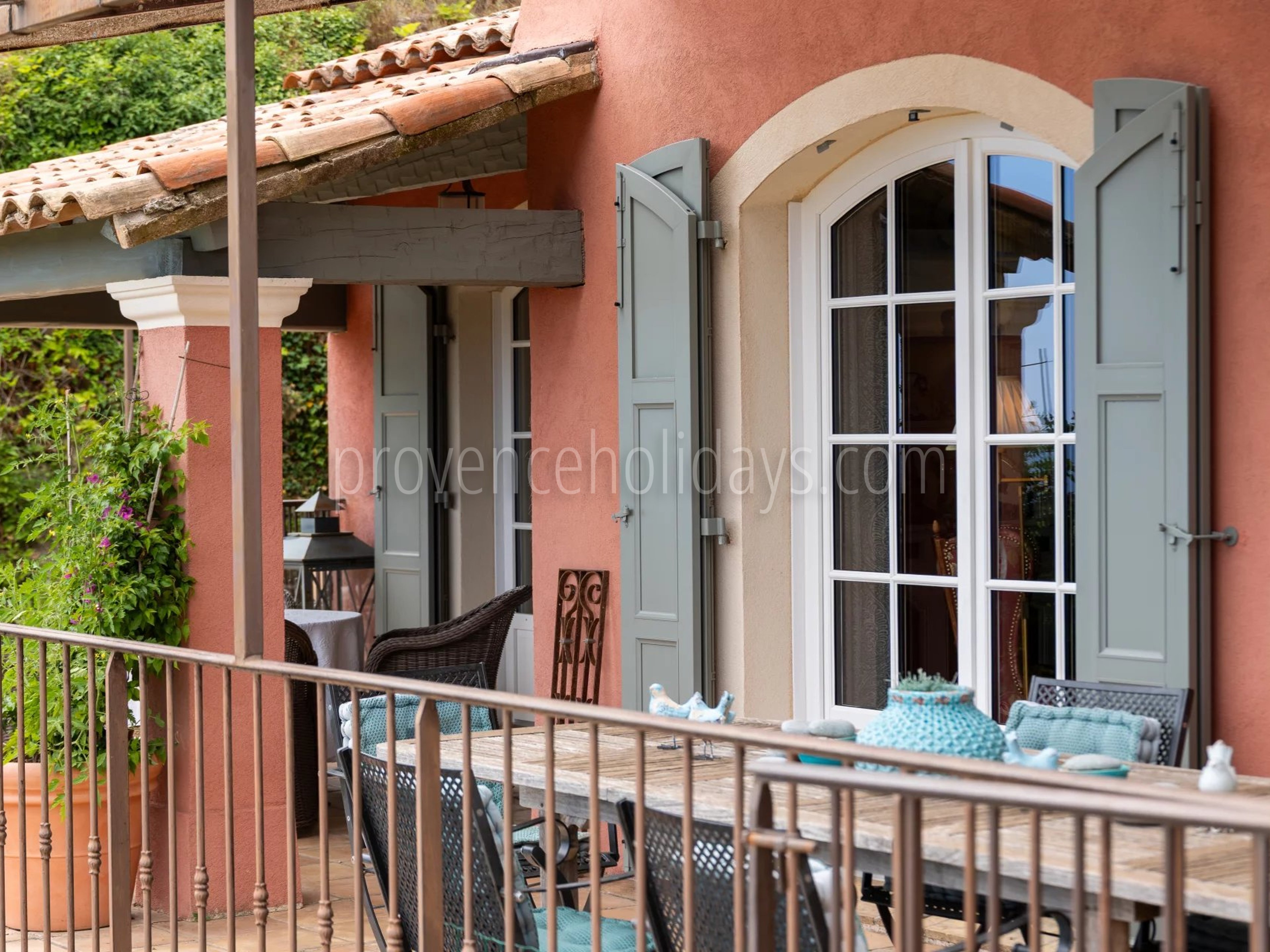 77 - Villa with sauna in La Garde-Freinet: Villa: Exterior