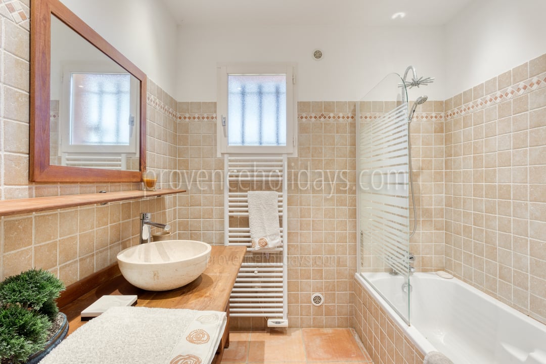 12 - Villa Nartelle: Villa: Bathroom