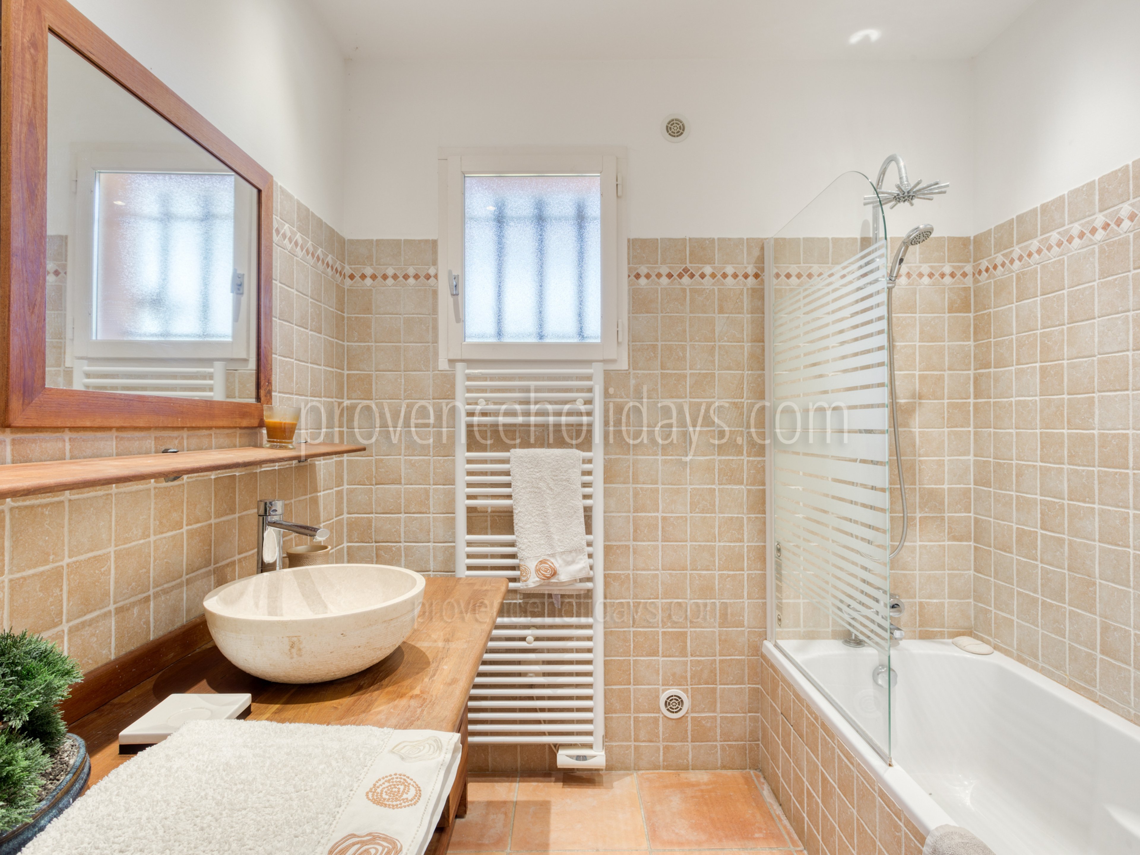 12 - Villa Nartelle: Villa: Bathroom