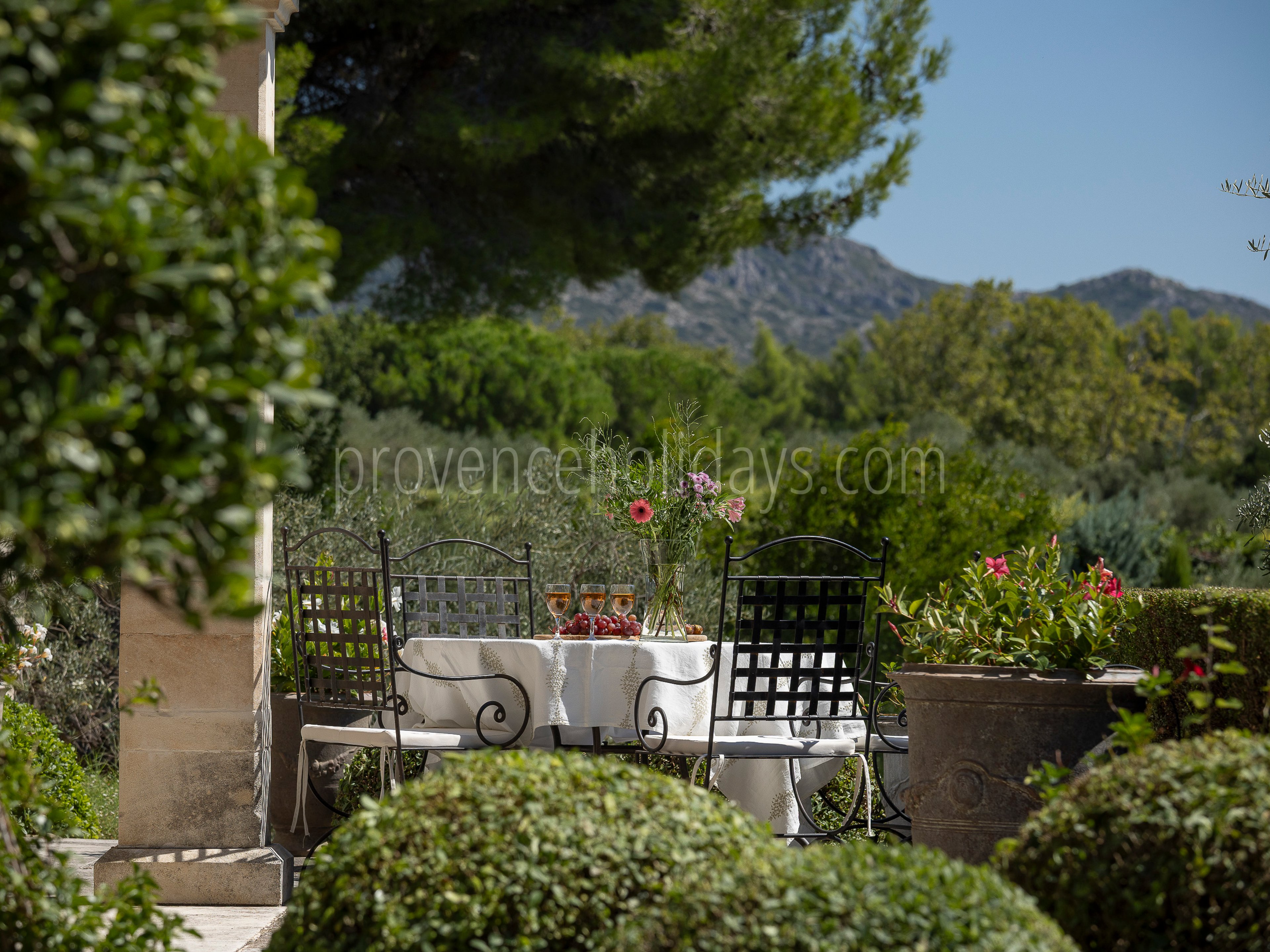 27 - Le Mas de l\'Auro: Villa: Exterior