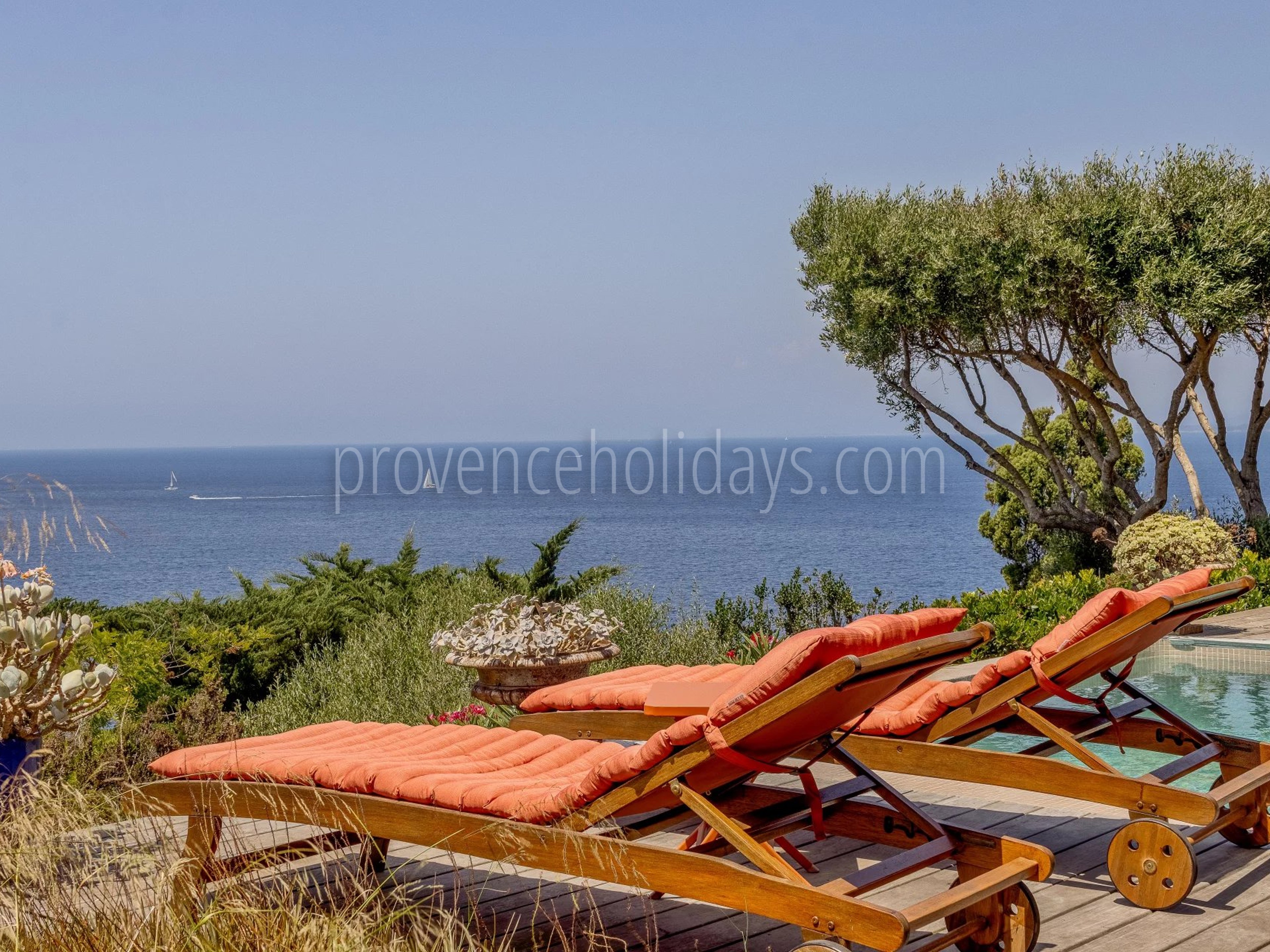 1 - Intieme villa in Hyères: Villa: Exterior
