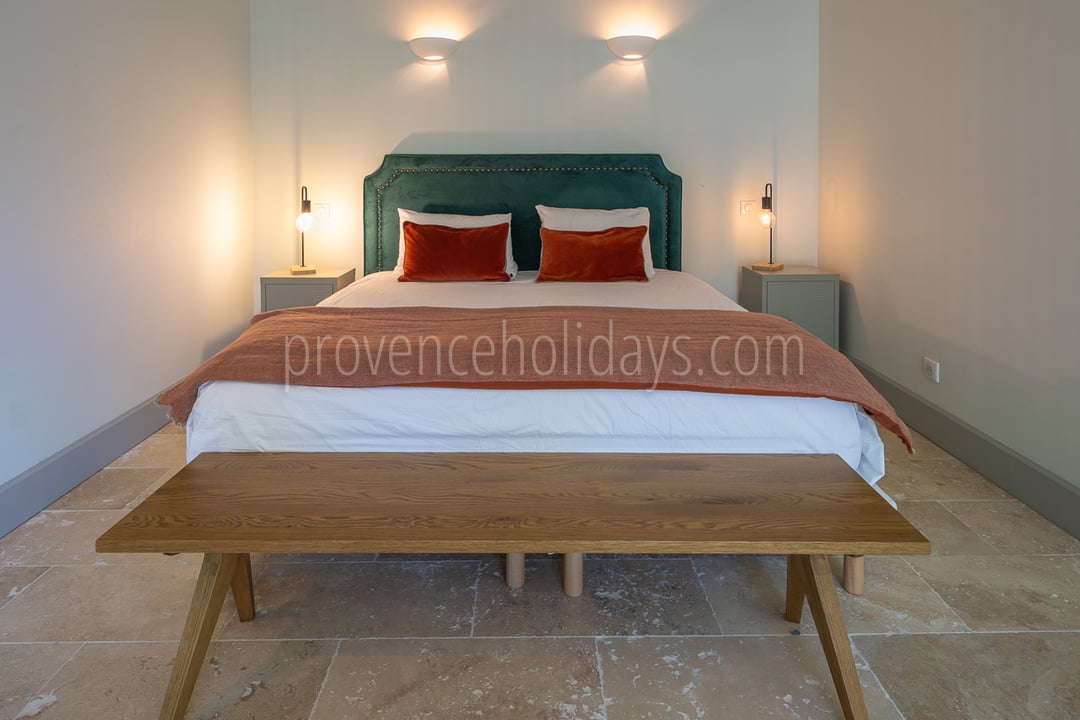 12 - Mas du Lierre: Villa: Bedroom