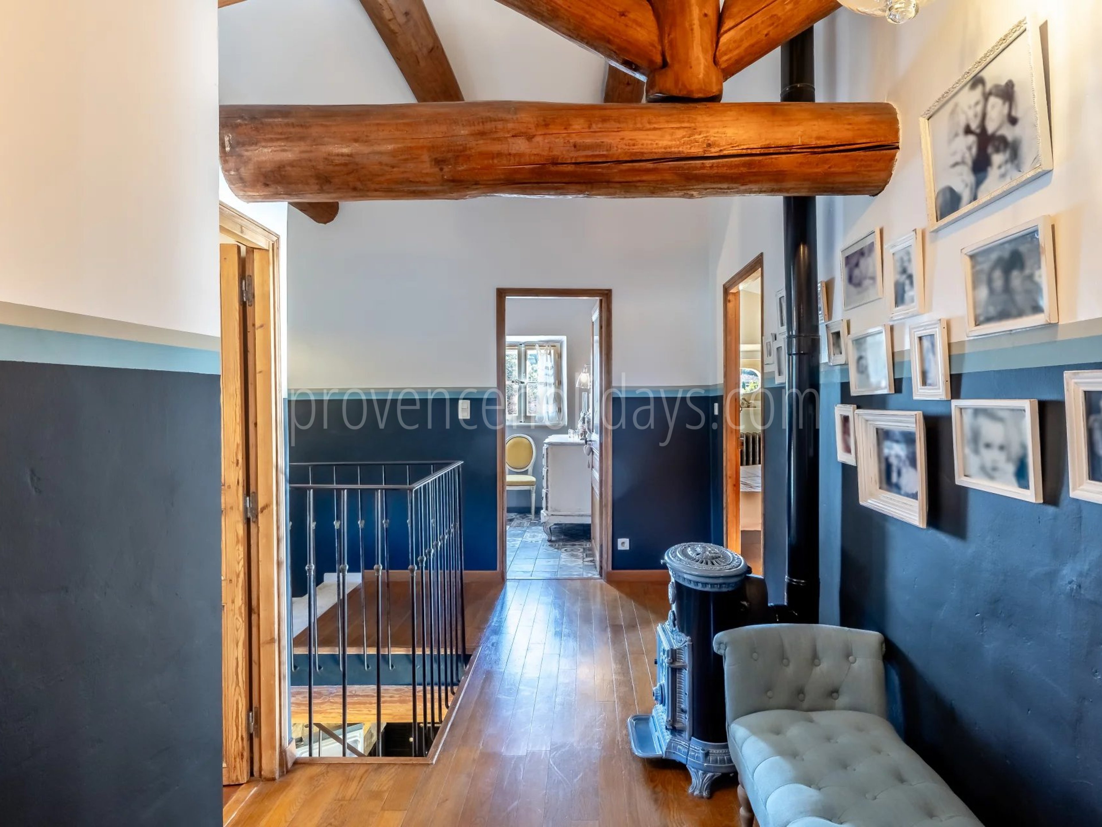 19 - Stone bastide in Cavaillon: Villa: Interior