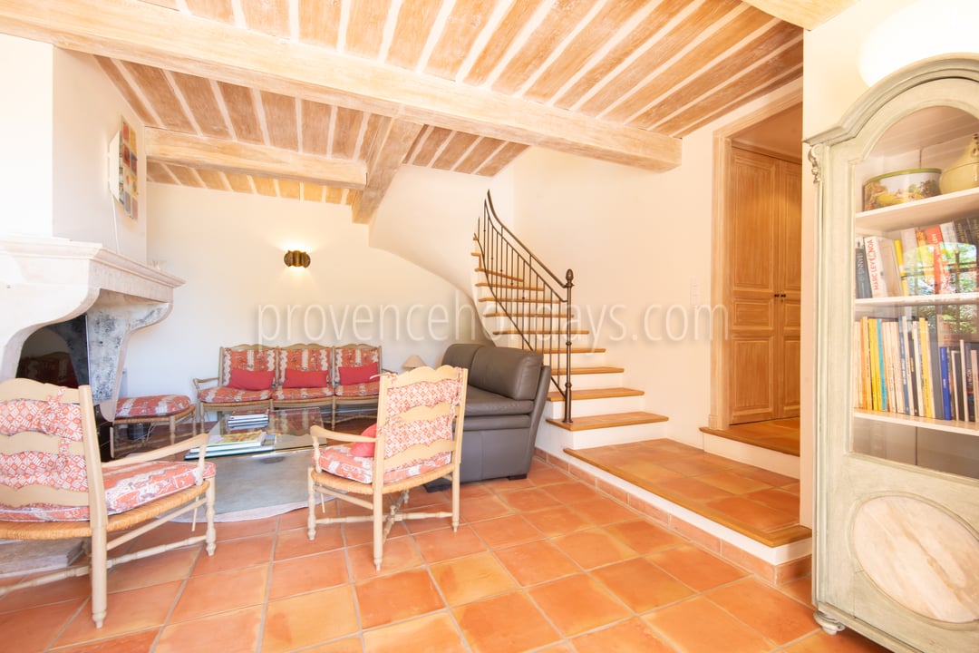 22 - Villa Poppy: Villa: Interior