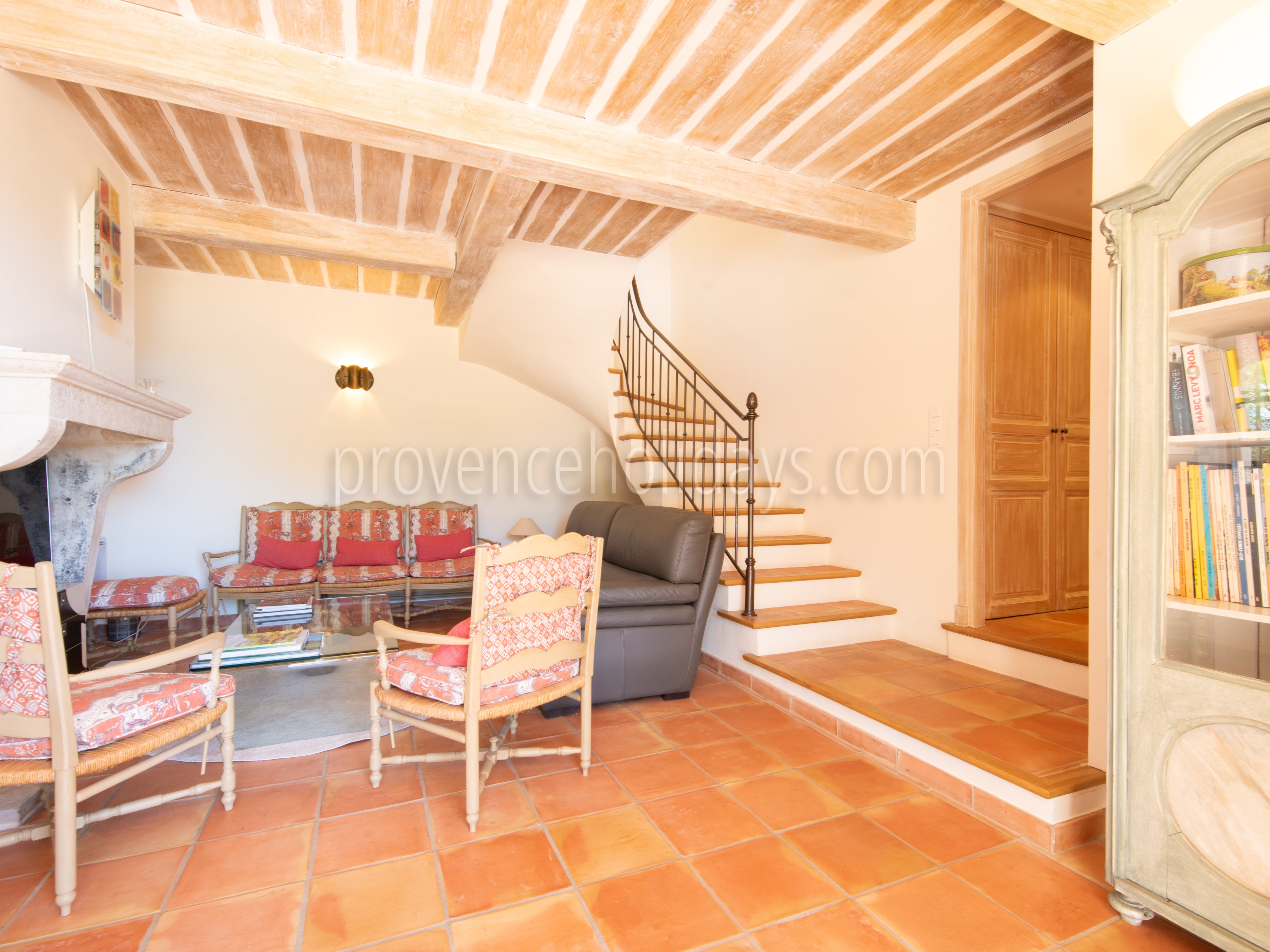 22 - Villa Poppy: Villa: Interior