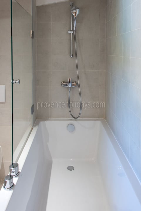 69 - Mas Mouriès: Villa: Bathroom