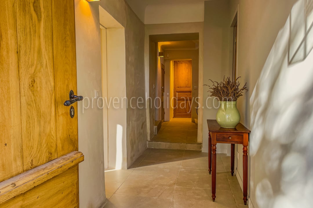 13 - Le Clos des Magnans: Villa: Interior