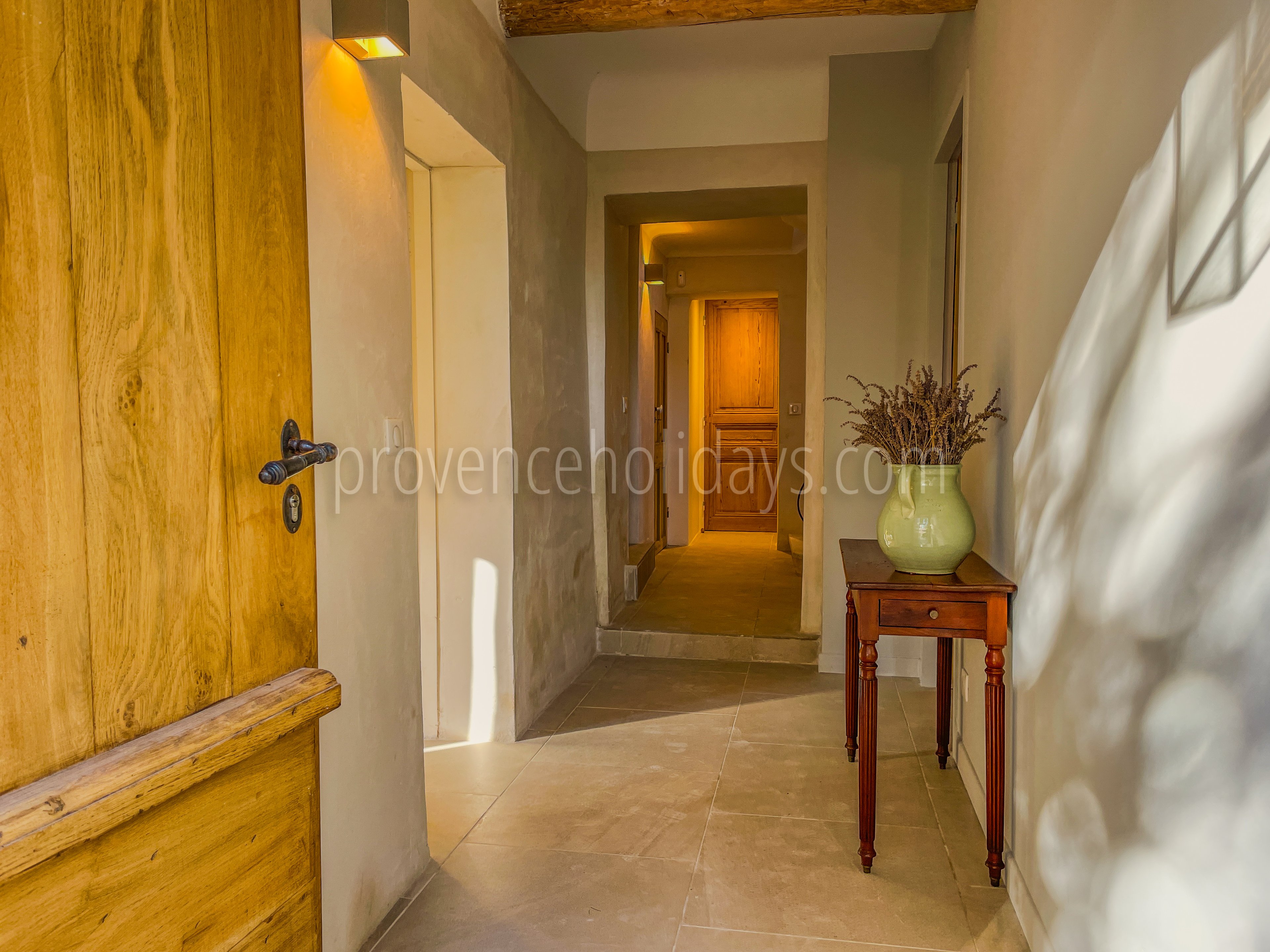 13 - Le Clos des Magnans: Villa: Interior
