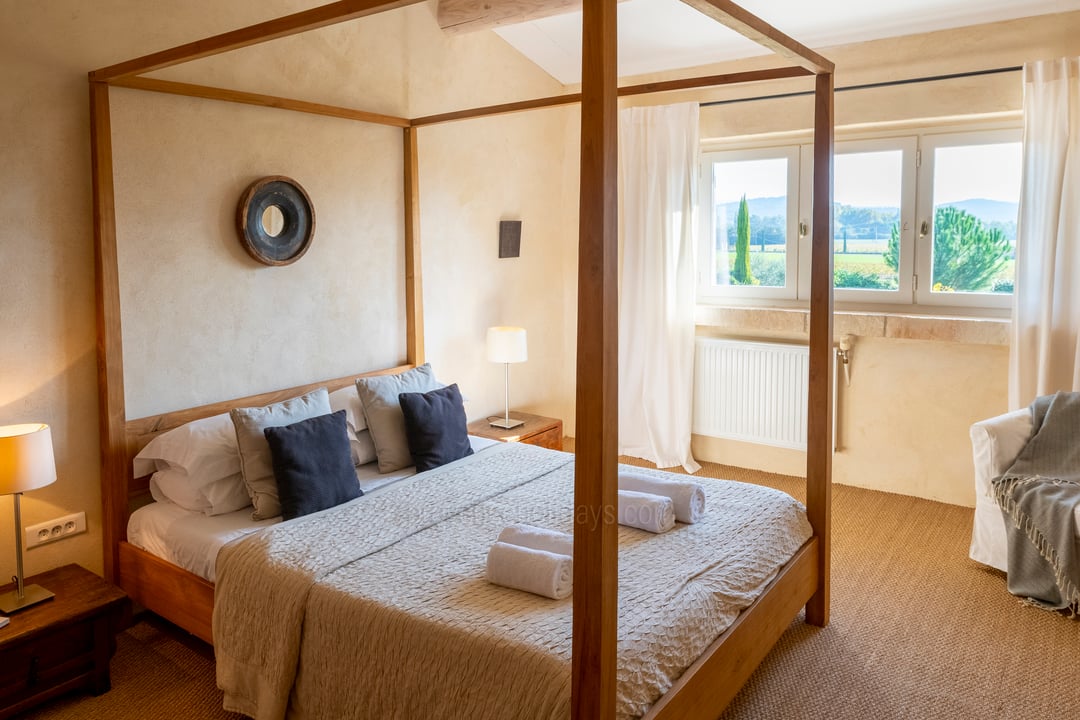 18 - Bastide de Joucas: Villa: Bedroom