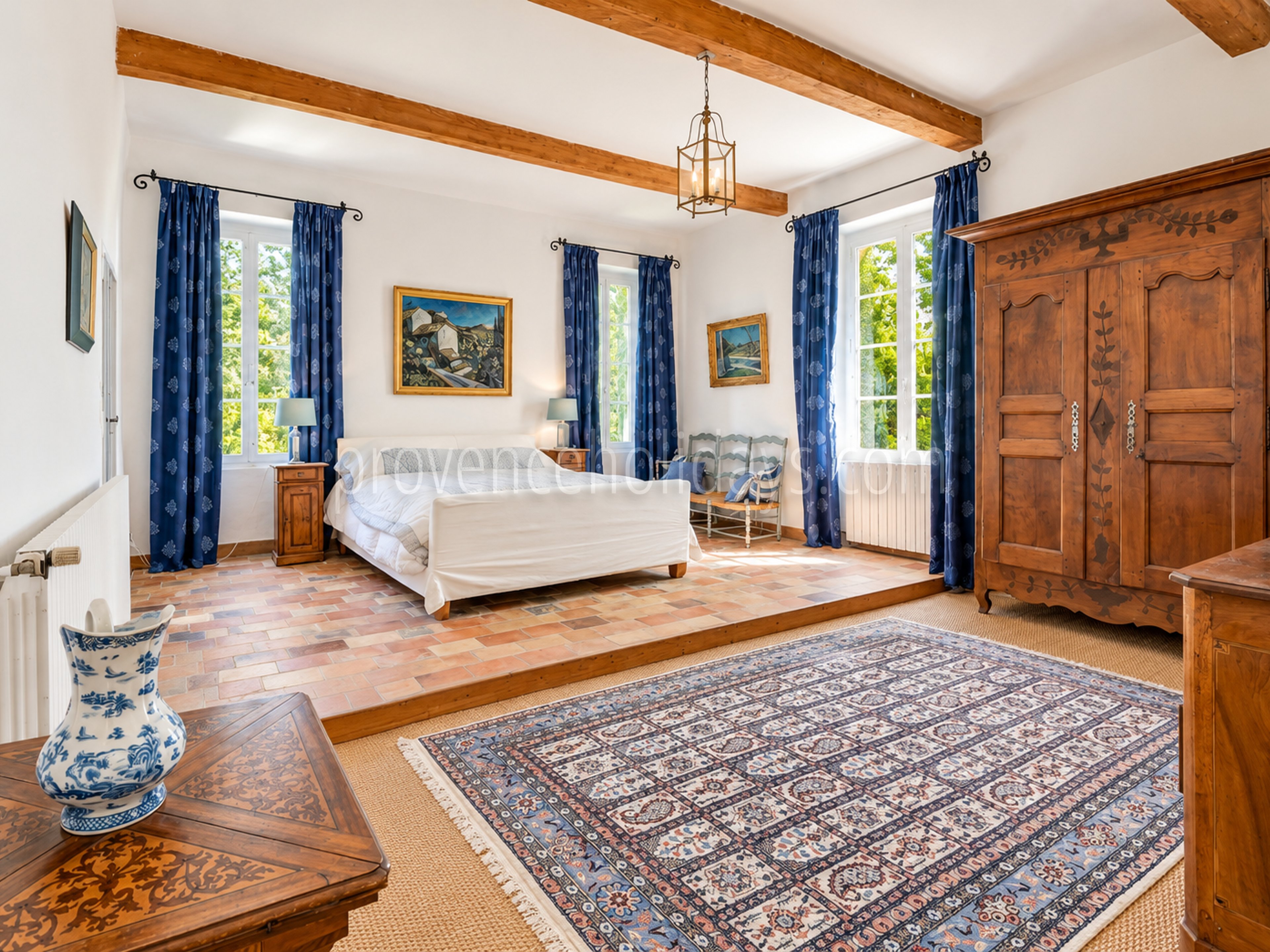 17 - Farmhouse with outbuildings in Lambesc: Villa: Bedroom