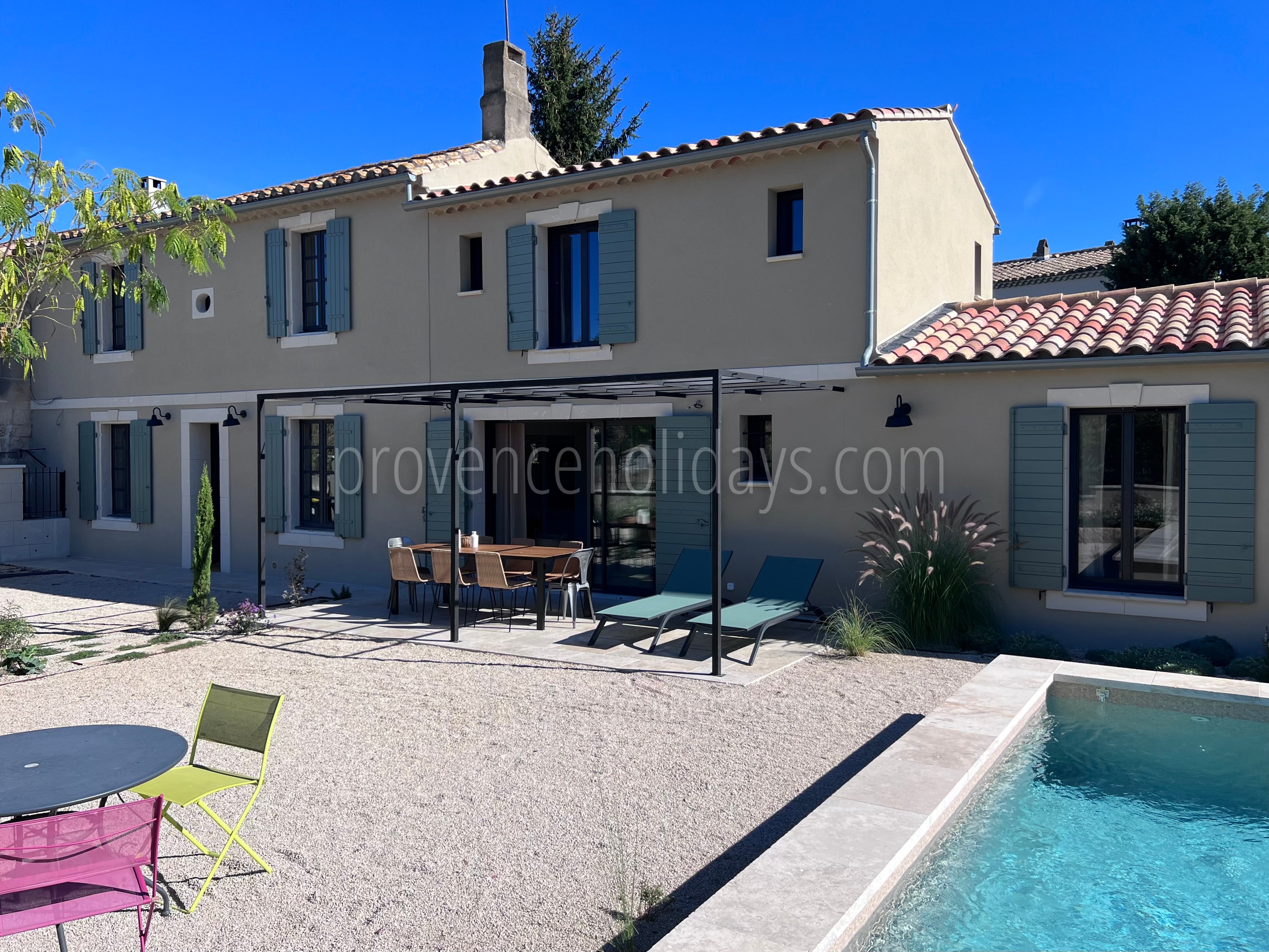 5 - Mazet de Fontvieille: Villa: Exterior